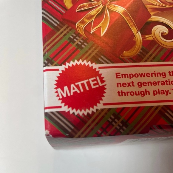 Barbie Signature 2024 Holiday Blonde Doll - Plaid Gown Collector Edition Mattel - Picture 5 of 10